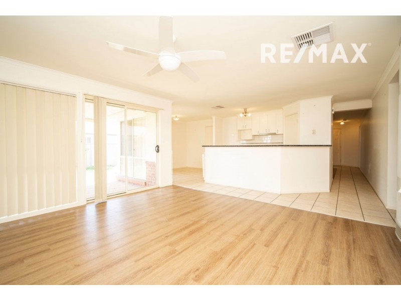 75 Yentoo Drive, Glenfield Park NSW 2650