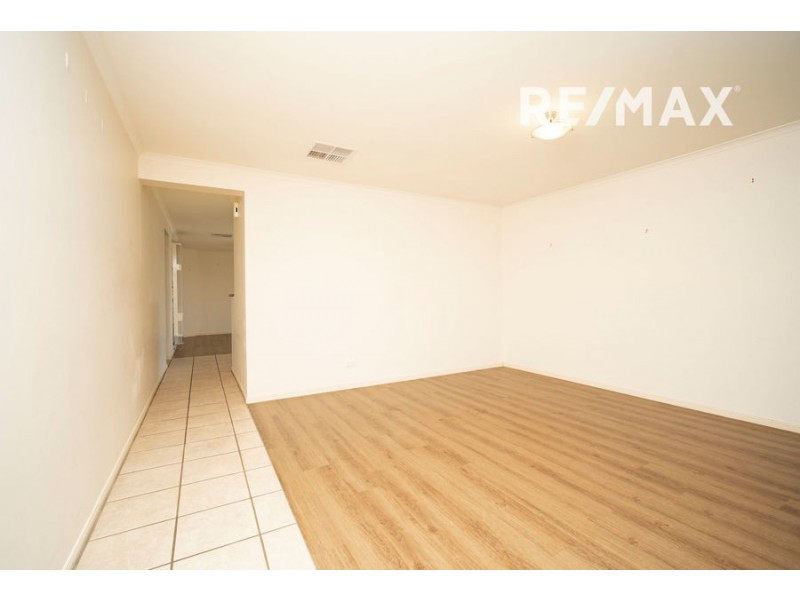 75 Yentoo Drive, Glenfield Park NSW 2650