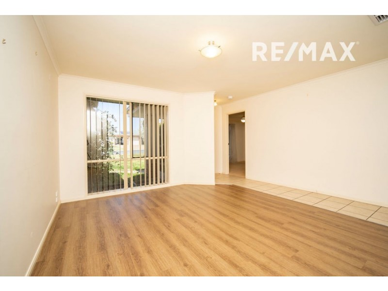 75 Yentoo Drive, Glenfield Park NSW 2650