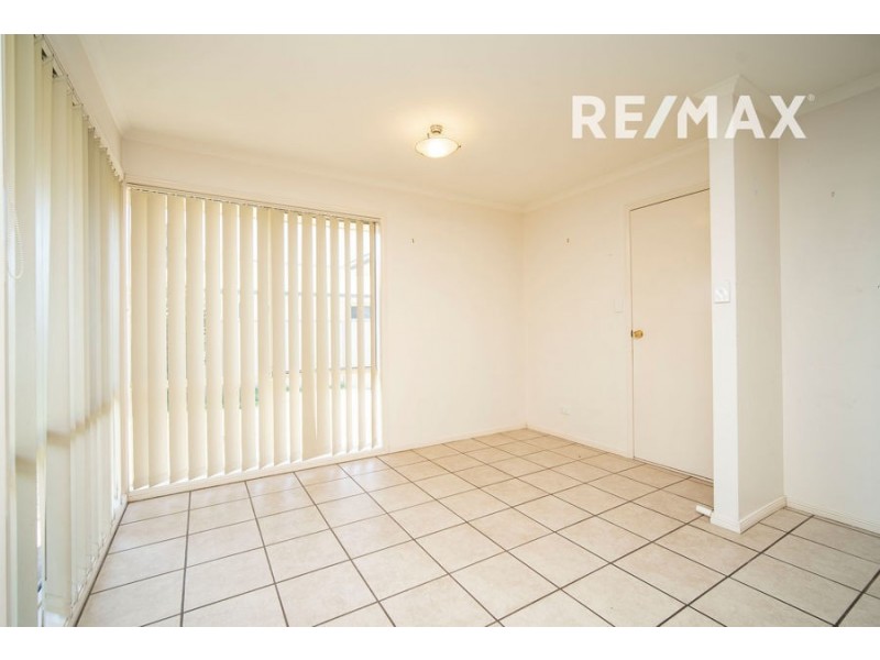 75 Yentoo Drive, Glenfield Park NSW 2650