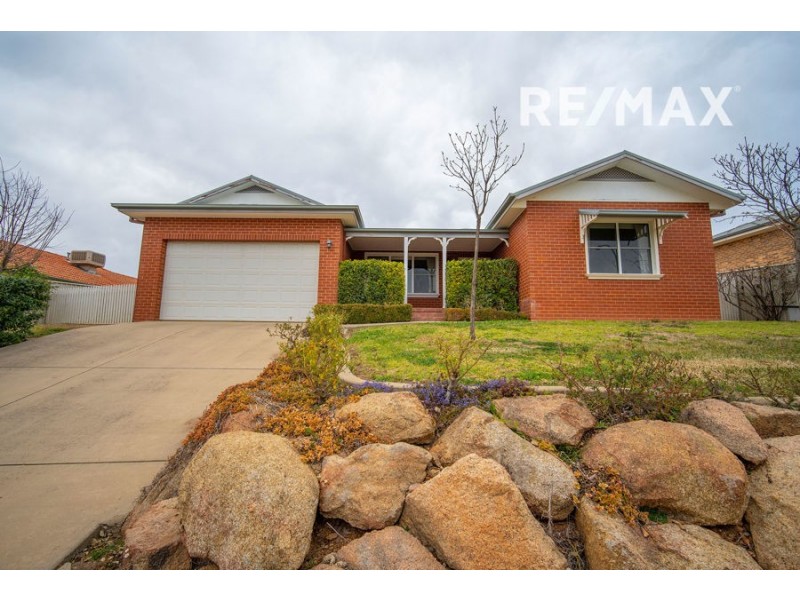 6 Lyndoch Place, Bourkelands NSW 2650