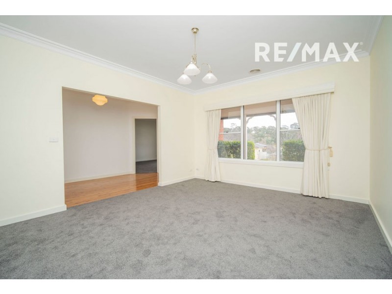 6 Lyndoch Place, Bourkelands NSW 2650