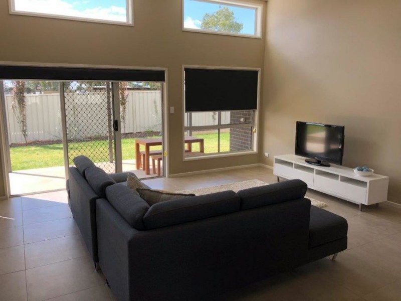 7 Wade Street, Turvey Park NSW 2650