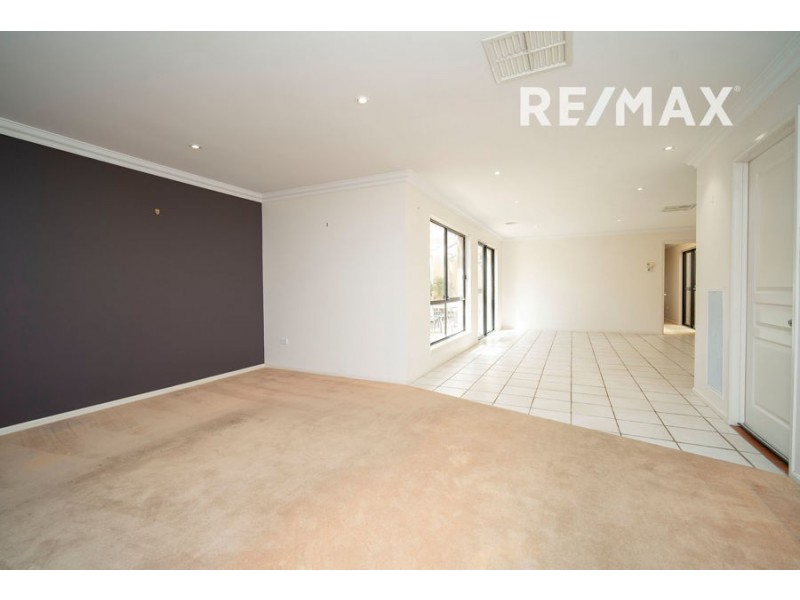27 Galing Place, Wagga Wagga NSW 2650