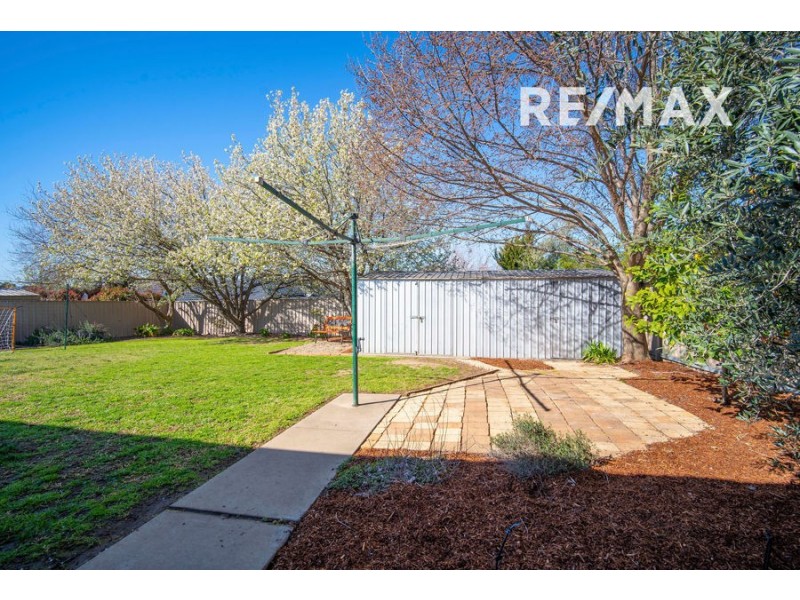 35 Stirling Boulevard, Tatton NSW 2650