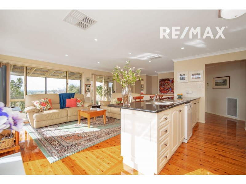 7 Headley Place, Kooringal NSW 2650