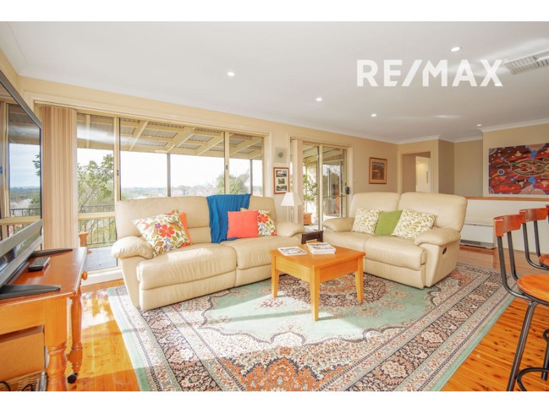 7 Headley Place, Kooringal NSW 2650