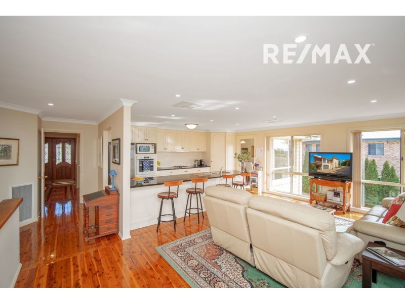 7 Headley Place, Kooringal NSW 2650