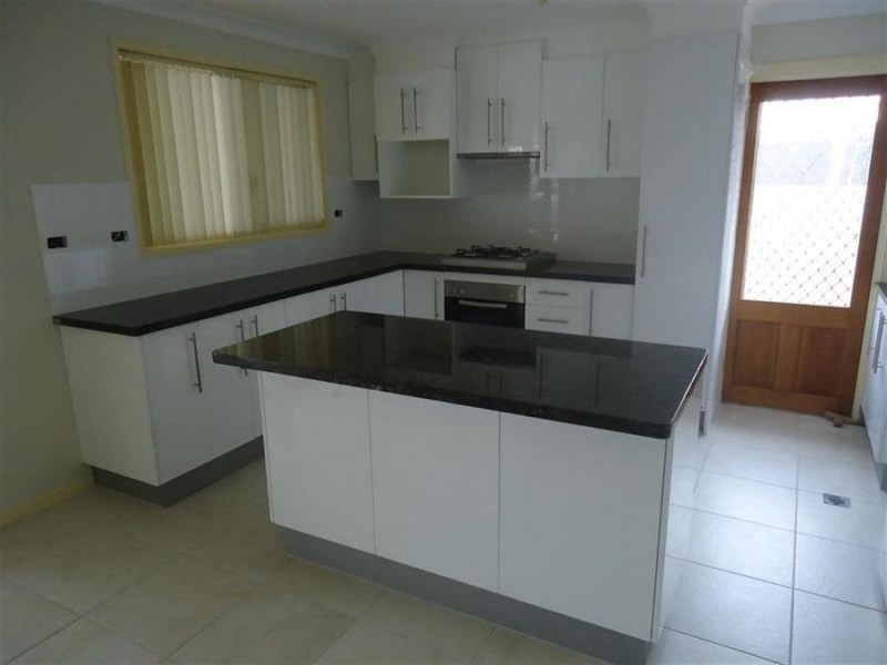 11 Canola Place, Estella NSW 2650