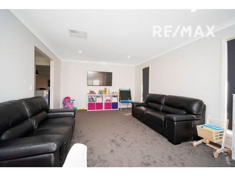 70 Barmedman Avenue, Gobbagombalin NSW 2650