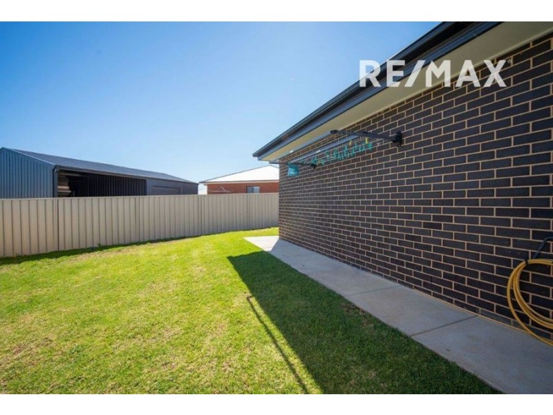70 Barmedman Avenue, Gobbagombalin NSW 2650