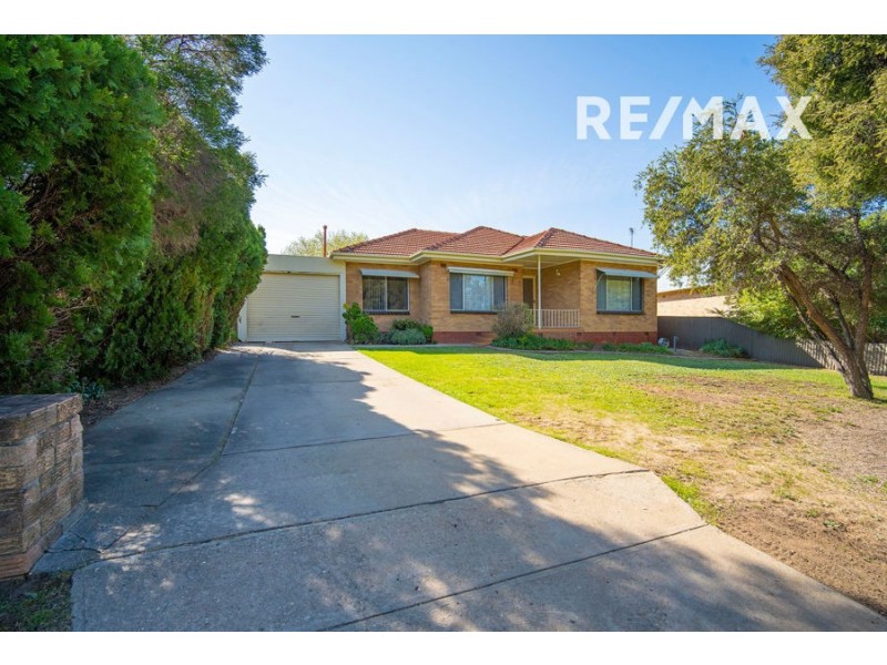 2 Waratah Street, Kooringal NSW 2650