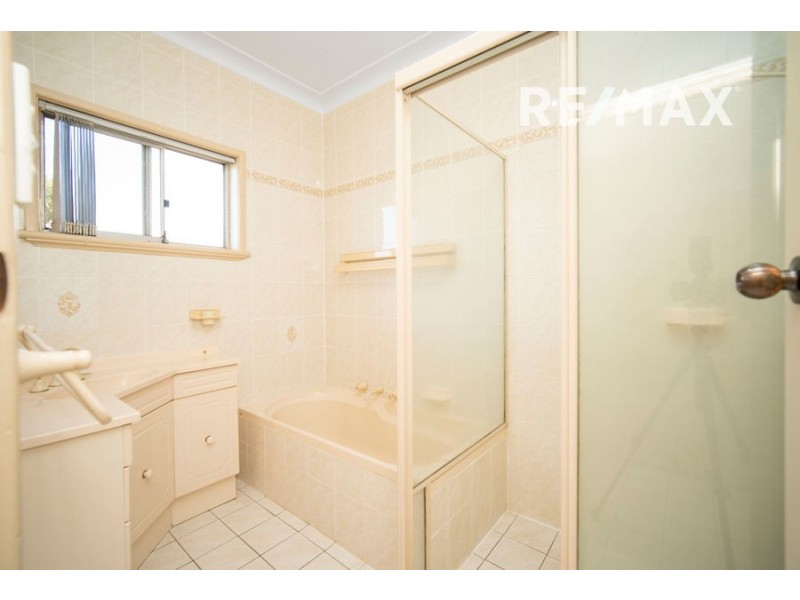 2 Waratah Street, Kooringal NSW 2650