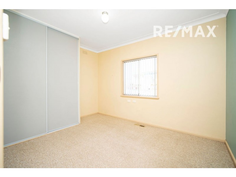 2 Waratah Street, Kooringal NSW 2650