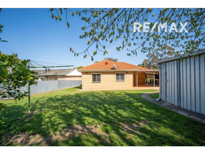 2 Waratah Street, Kooringal NSW 2650