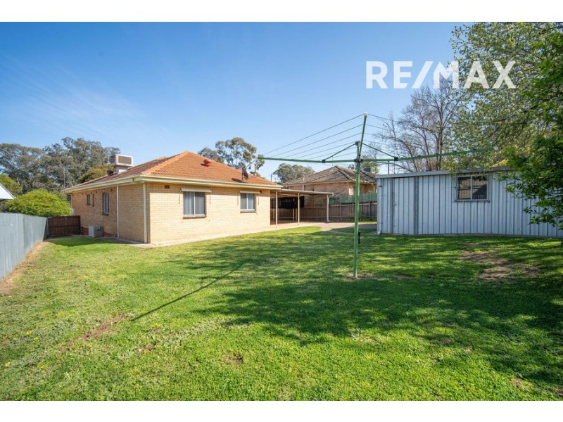 2 Waratah Street, Kooringal NSW 2650