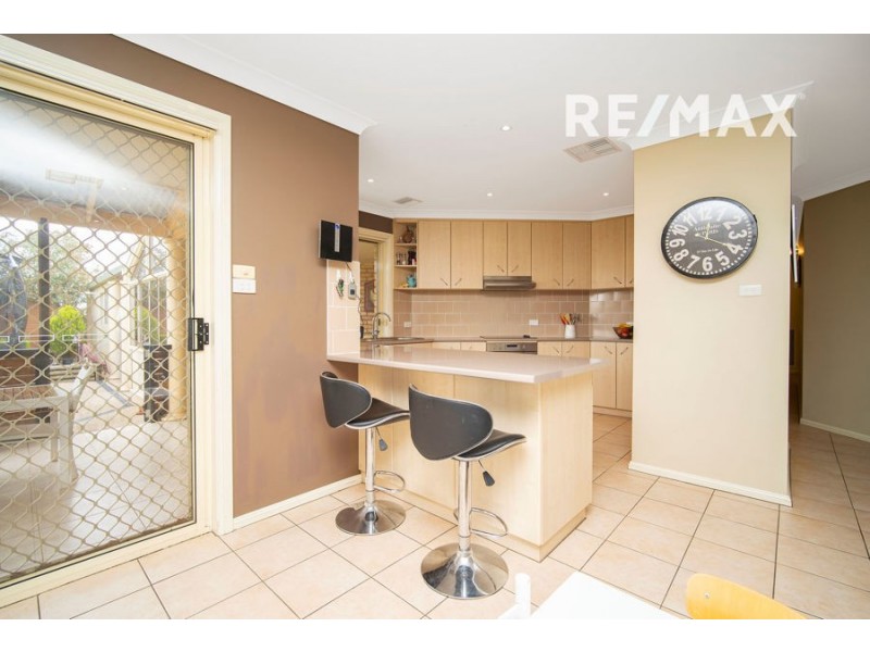 7 Gidgee Place, Glenfield Park NSW 2650