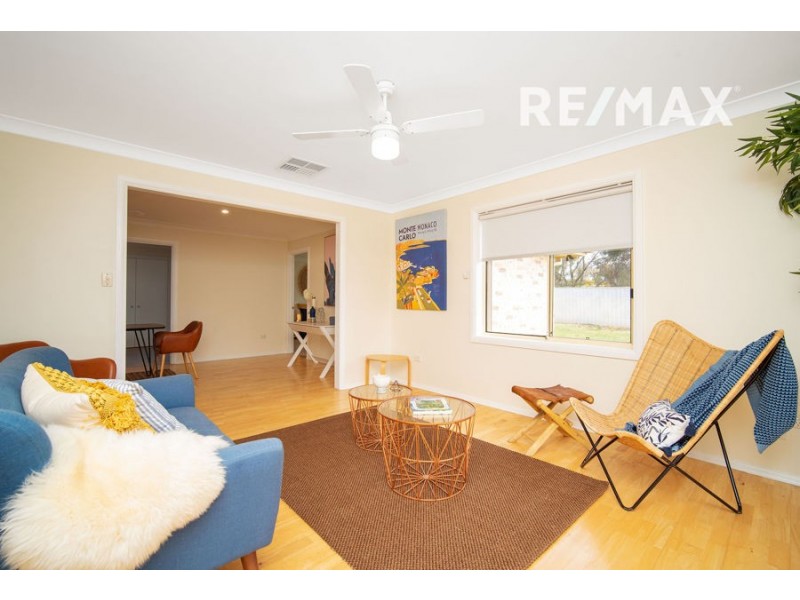39 Kirrang Avenue, Glenfield Park NSW 2650