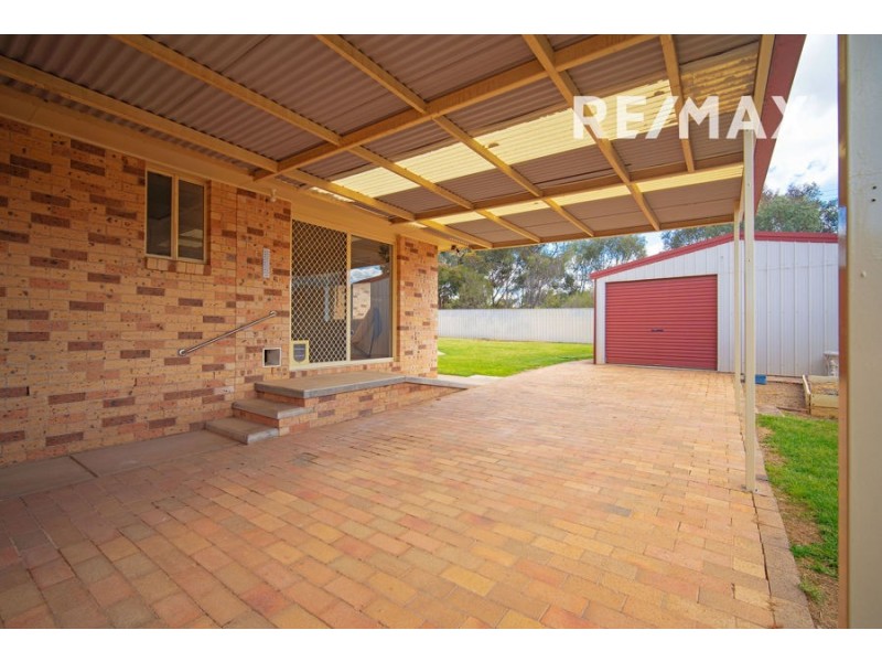 39 Kirrang Avenue, Glenfield Park NSW 2650