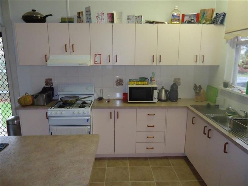 19 Castlereagh Avenue, Mount Austin NSW 2650