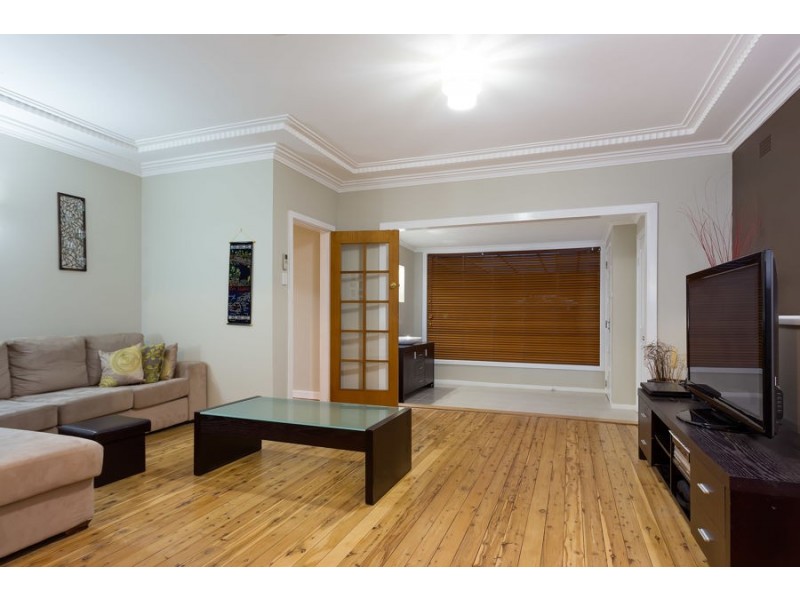 3 Koora Place, Mount Austin NSW 2650