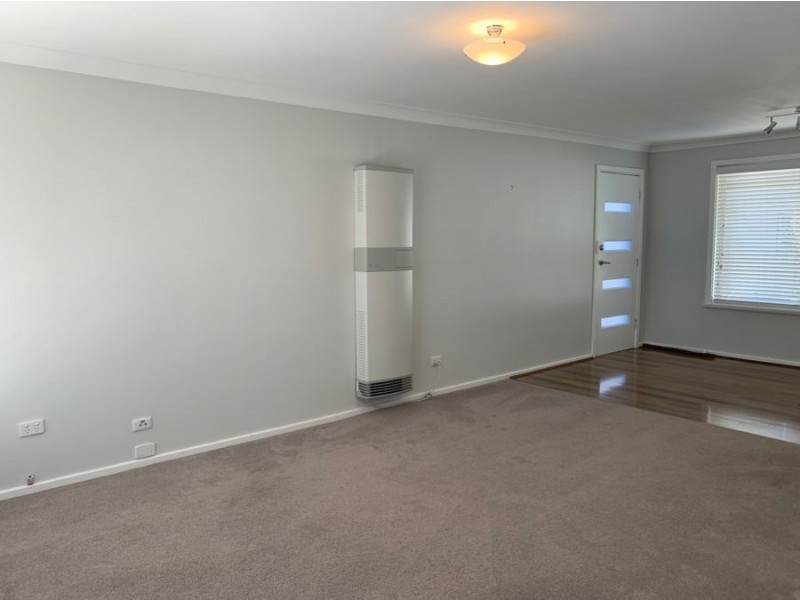 11 Geneva Crescent, Lake Albert NSW 2650