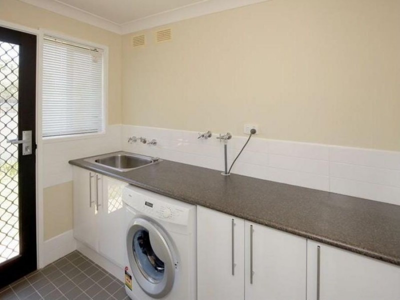 2/3 Nicholi Crescent, Lake Albert NSW 2650