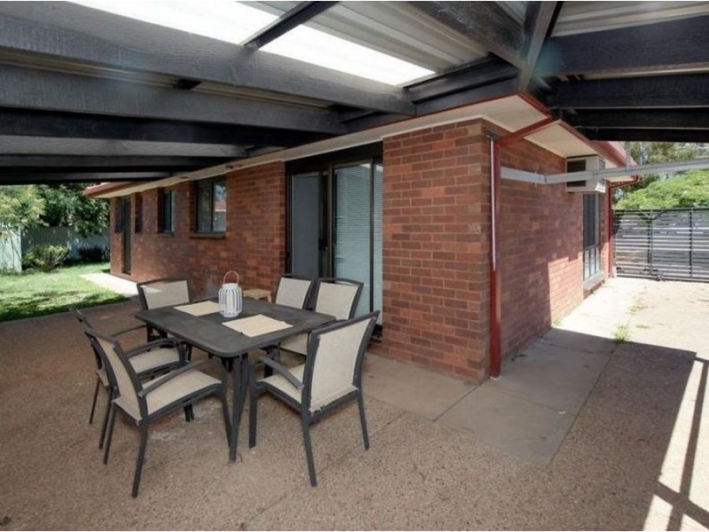 2/3 Nicholi Crescent, Lake Albert NSW 2650