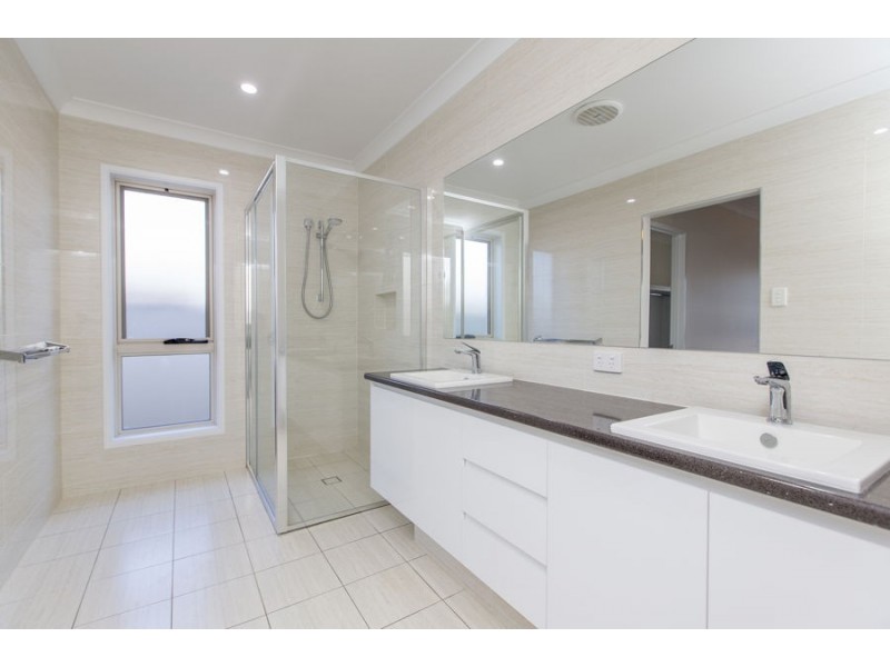 4 Barossa Street, Estella NSW 2650