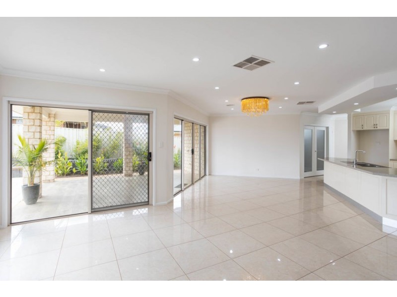 4 Barossa Street, Estella NSW 2650