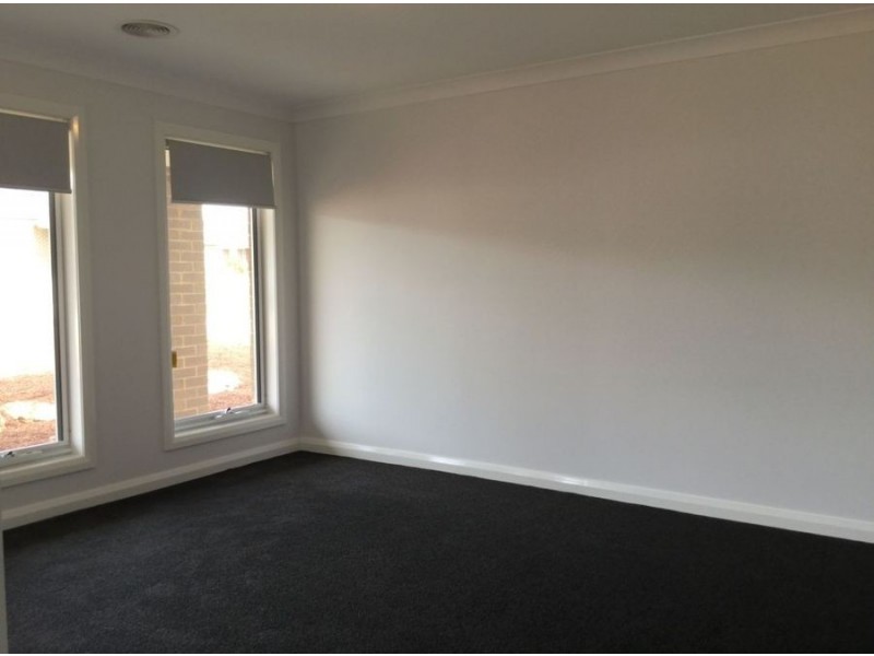 2 Mulberrygong Court, Gobbagombalin NSW 2650