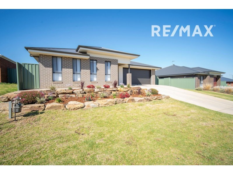 7 Paperbark Drive, Forest Hill NSW 2651