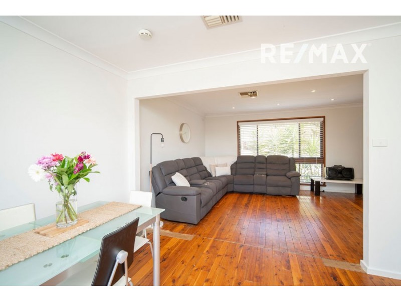 9 Bavaria Street, Tolland NSW 2650