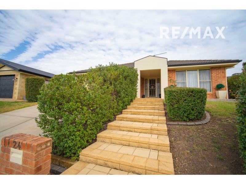 24 Monaro Court, Tatton NSW 2650