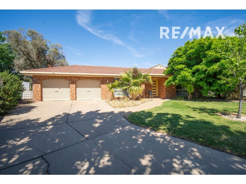 31 Warrambool Crescent, Glenfield Park NSW 2650
