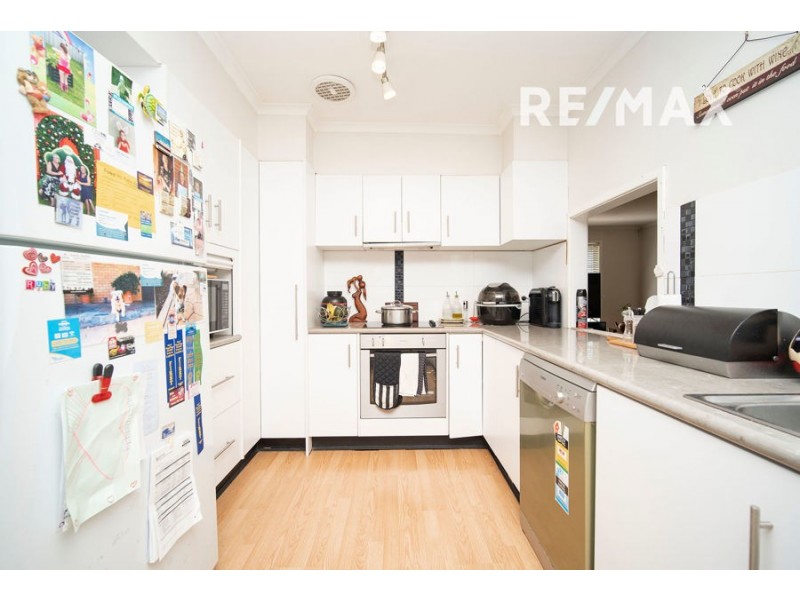 31 Warrambool Crescent, Glenfield Park NSW 2650