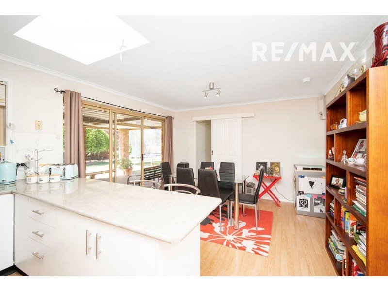 31 Warrambool Crescent, Glenfield Park NSW 2650