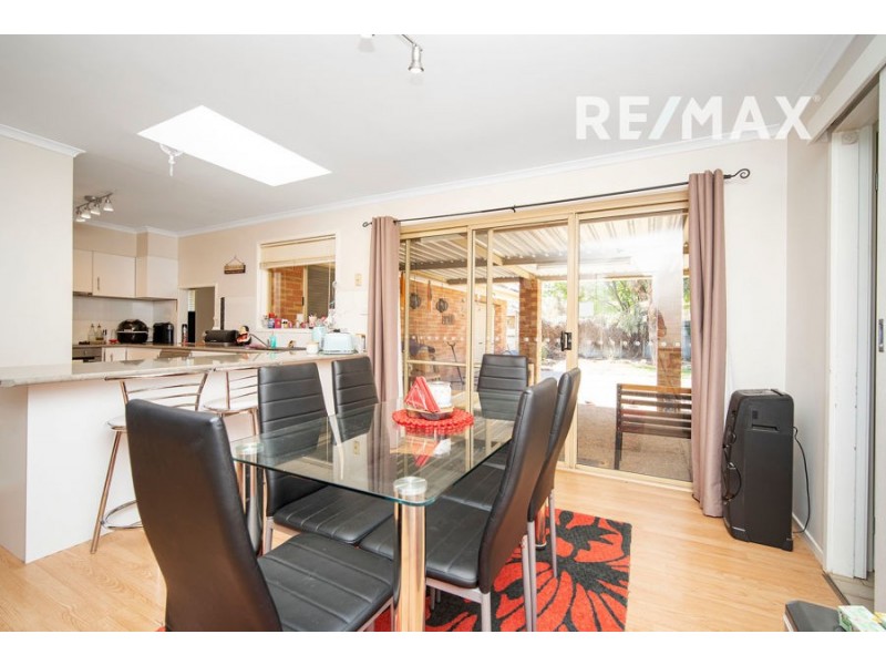 31 Warrambool Crescent, Glenfield Park NSW 2650