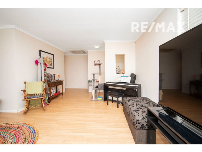 31 Warrambool Crescent, Glenfield Park NSW 2650