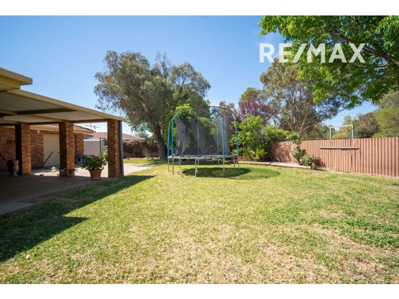 31 Warrambool Crescent, Glenfield Park NSW 2650