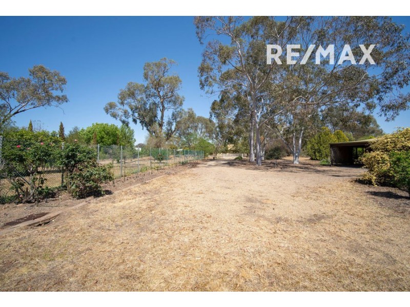 13 Mallee Road, Springvale NSW 2650