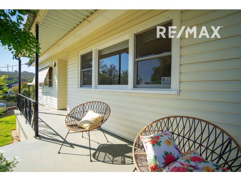 18 Blamey Street, Turvey Park NSW 2650