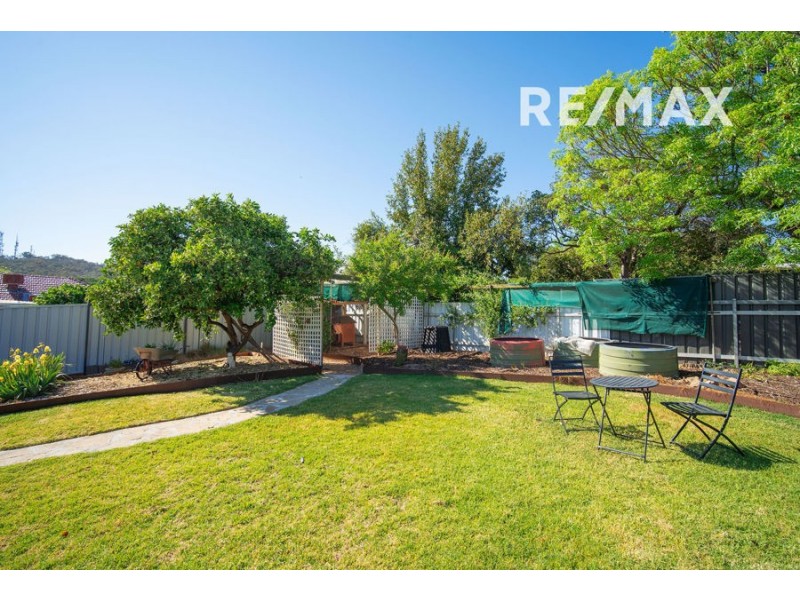 18 Blamey Street, Turvey Park NSW 2650