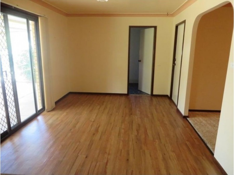 33 Goborra Street, Glenfield Park NSW 2650