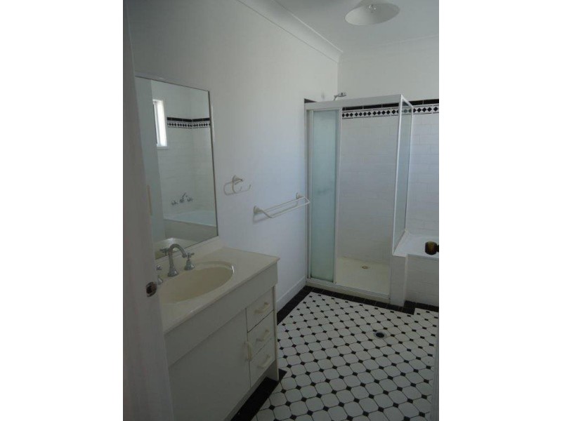 2/245 Edward Street, Wagga Wagga NSW 2650