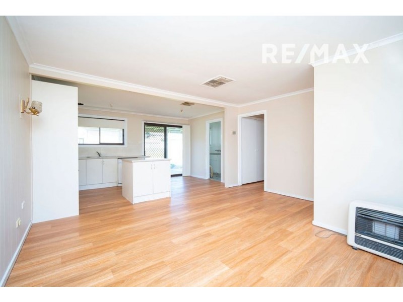 25 Truscott Drive, Ashmont NSW 2650