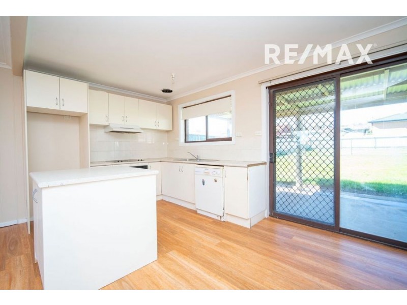 25 Truscott Drive, Ashmont NSW 2650