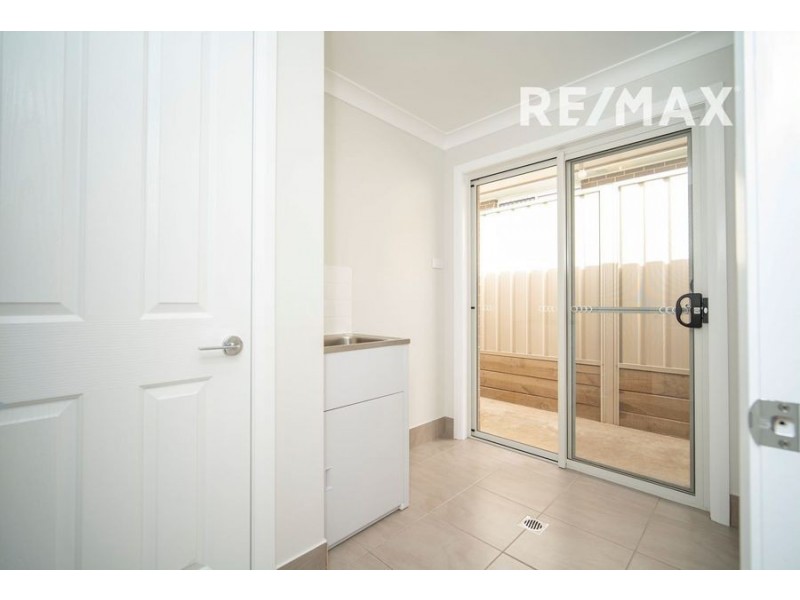 6 Ellerslie Street, Gobbagombalin NSW 2650