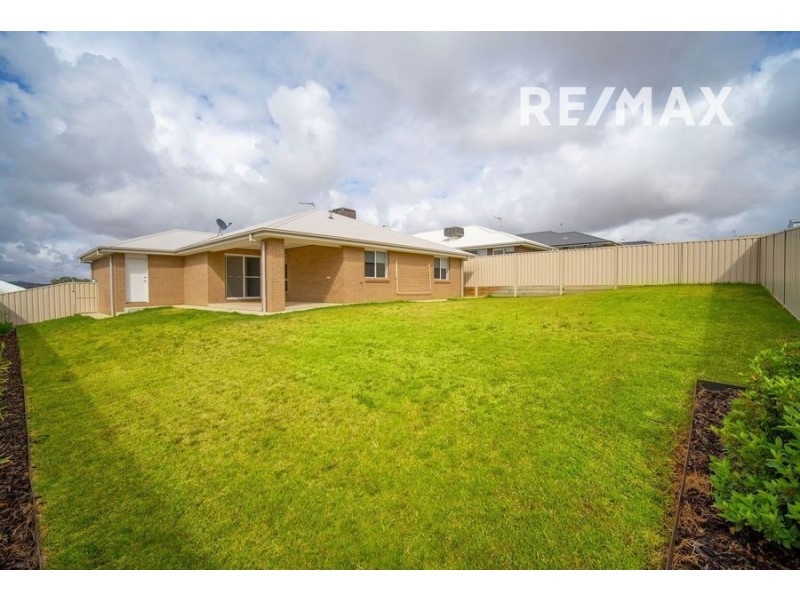 6 Ellerslie Street, Gobbagombalin NSW 2650