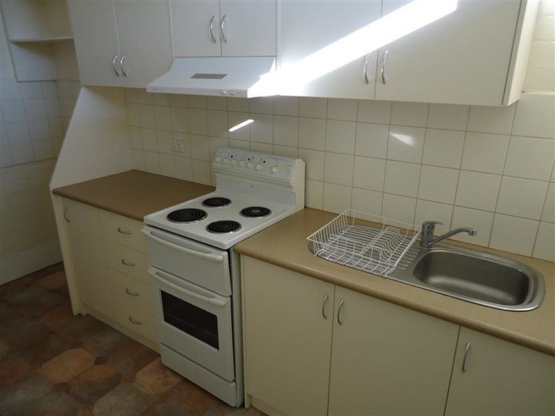 2/56 Northcott Parade, Mount Austin NSW 2650